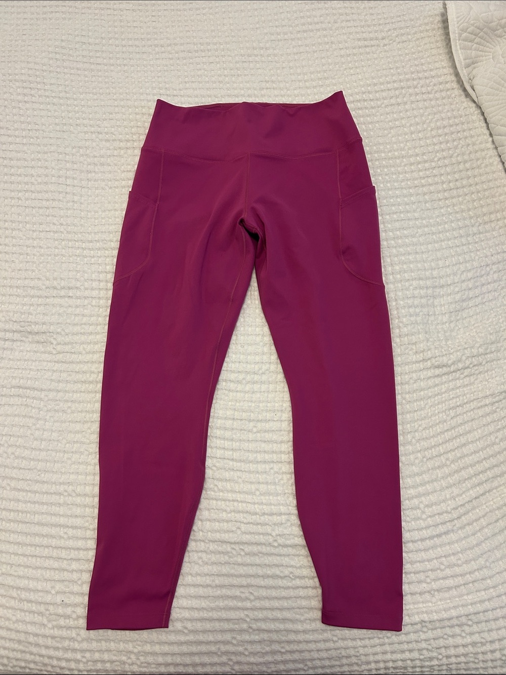 Women’s Nike Magenta Athletic Leggings with Side Pockets